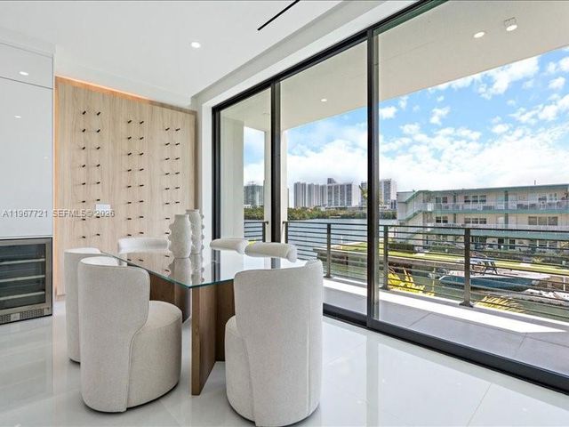 4008 NE 167th St 6, North Miami Beach, FL 33160