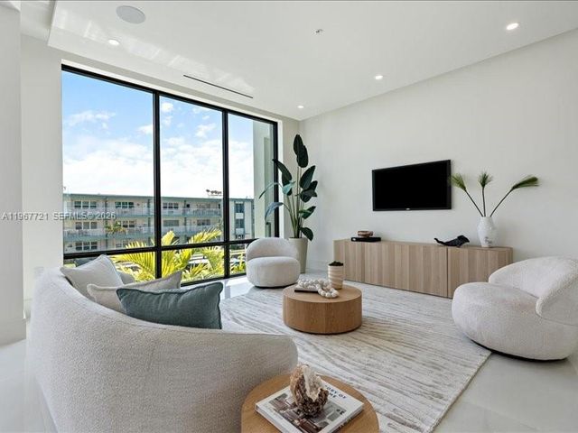 4008 NE 167th St 6, North Miami Beach, FL 33160