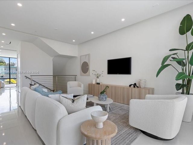 4008 NE 167th St 6, North Miami Beach, FL 33160