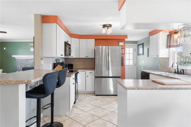 15 Green Street, Cumberland, RI 02864