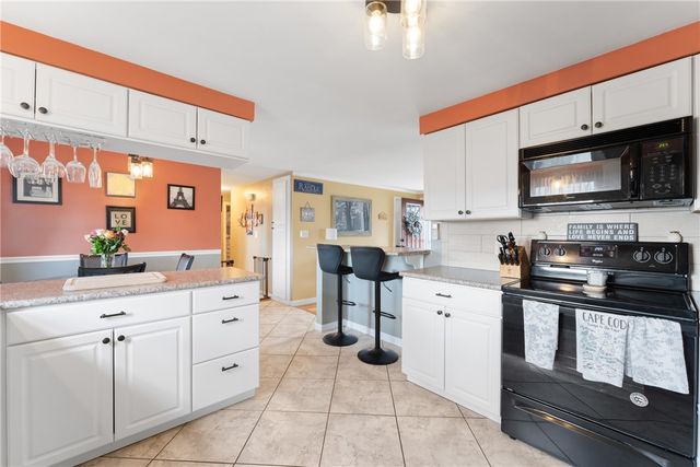 15 Green Street, Cumberland, RI 02864