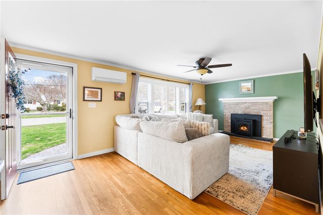 15 Green Street, Cumberland, RI 02864