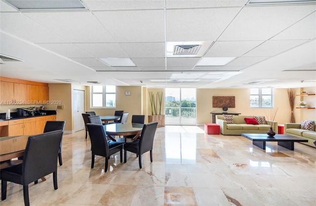 117 NW 42nd Ave 1515, Miami, FL 33126