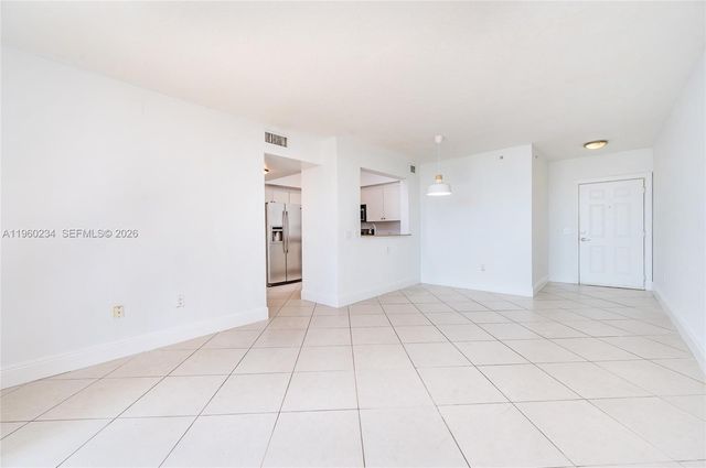 117 NW 42nd Ave 1515, Miami, FL 33126