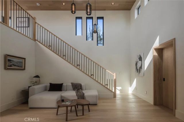 2212 Cliff Drive, Newport Beach, CA 92663