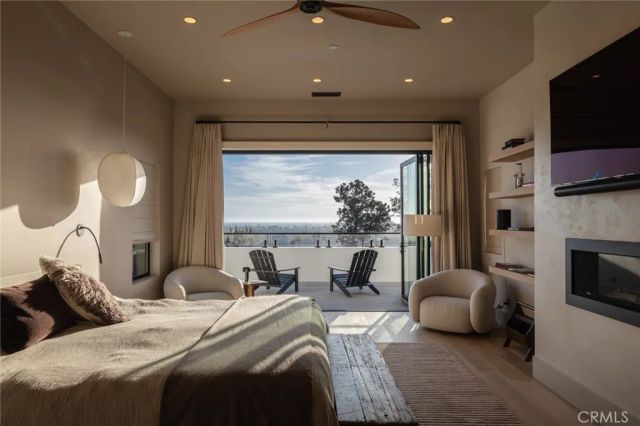 2212 Cliff Drive, Newport Beach, CA 92663