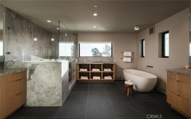 2212 Cliff Drive, Newport Beach, CA 92663