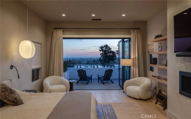 2212 Cliff Drive, Newport Beach, CA 92663