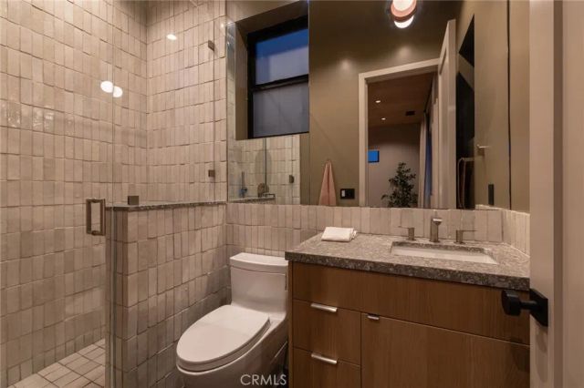 2212 Cliff Drive, Newport Beach, CA 92663