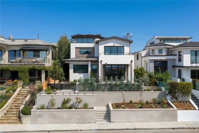 2212 Cliff Drive, Newport Beach, CA 92663