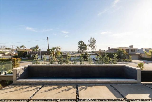 2212 Cliff Drive, Newport Beach, CA 92663