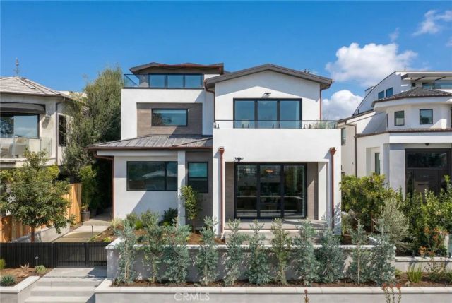 2212 Cliff Drive, Newport Beach, CA 92663