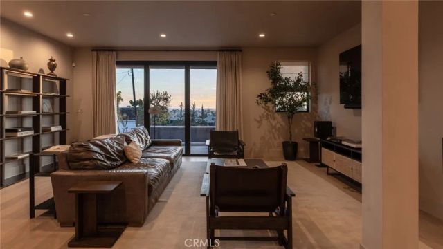 2212 Cliff Drive, Newport Beach, CA 92663