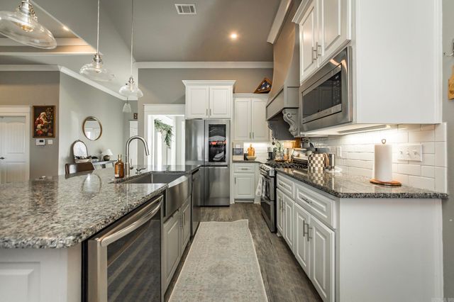 43 Wellington Place, Cabot, AR 72023