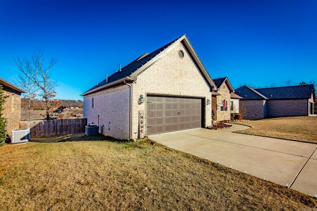 43 Wellington Place, Cabot, AR 72023