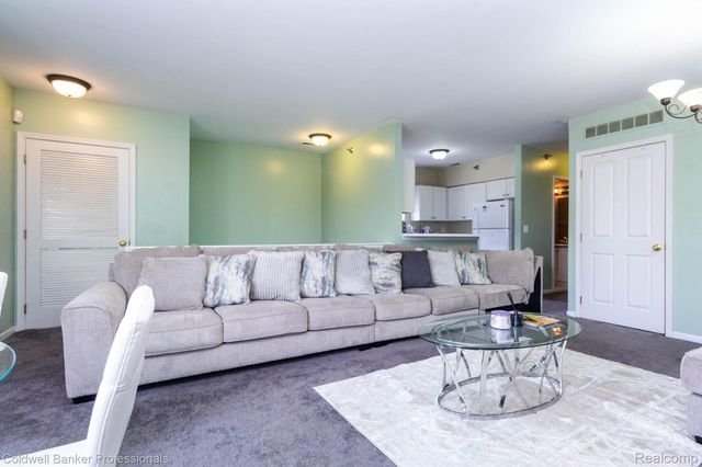 25508 Saint James, Southfield, MI 48075