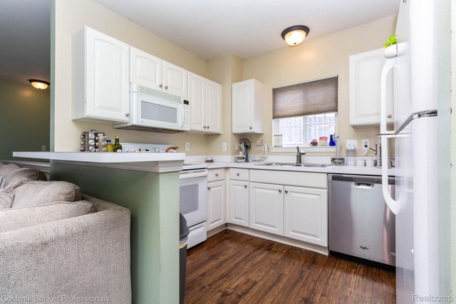 25508 Saint James, Southfield, MI 48075