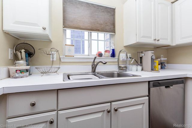 25508 Saint James, Southfield, MI 48075