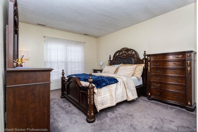 25508 Saint James, Southfield, MI 48075