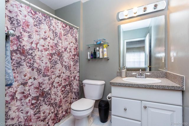 25508 Saint James, Southfield, MI 48075