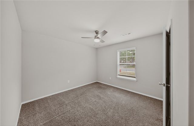 806 Comanche Drive, Gentry, AR 72734