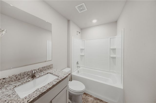 806 Comanche Drive, Gentry, AR 72734