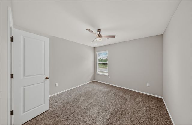 806 Comanche Drive, Gentry, AR 72734