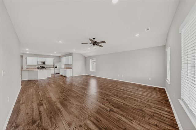 806 Comanche Drive, Gentry, AR 72734