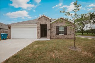 806 Comanche Drive, Gentry, AR 72734