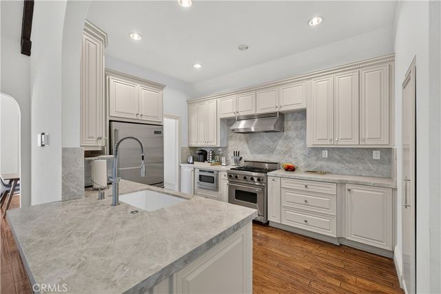 515 N Crescent Heights, Los Angeles, CA 90048