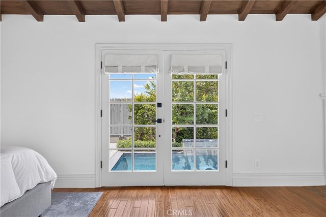 515 N Crescent Heights, Los Angeles, CA 90048