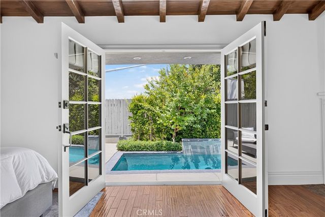 515 N Crescent Heights, Los Angeles, CA 90048