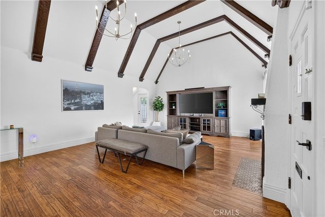 515 N Crescent Heights, Los Angeles, CA 90048