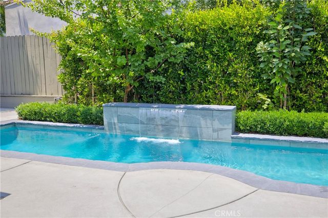 515 N Crescent Heights, Los Angeles, CA 90048