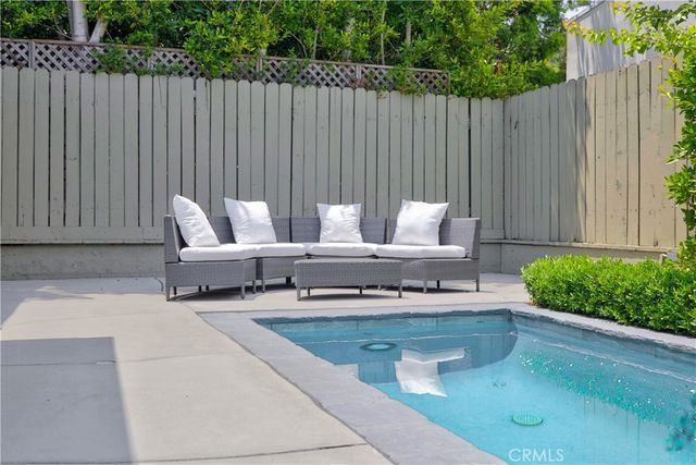 515 N Crescent Heights, Los Angeles, CA 90048