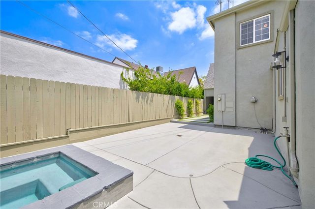 515 N Crescent Heights, Los Angeles, CA 90048