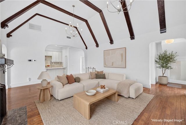 515 N Crescent Heights, Los Angeles, CA 90048