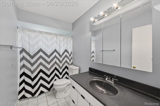 1584 Chanticlair Circle, Wixom, MI 48393