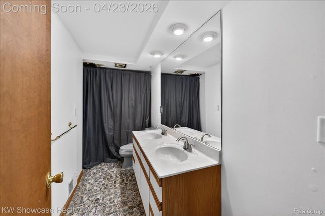 1584 Chanticlair Circle, Wixom, MI 48393