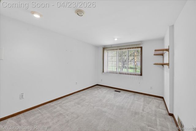 1584 Chanticlair Circle, Wixom, MI 48393