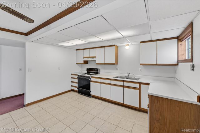 1584 Chanticlair Circle, Wixom, MI 48393
