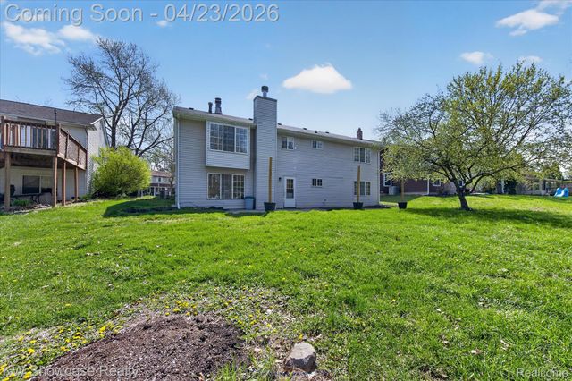 1584 Chanticlair Circle, Wixom, MI 48393