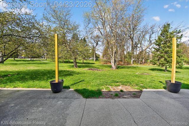 1584 Chanticlair Circle, Wixom, MI 48393