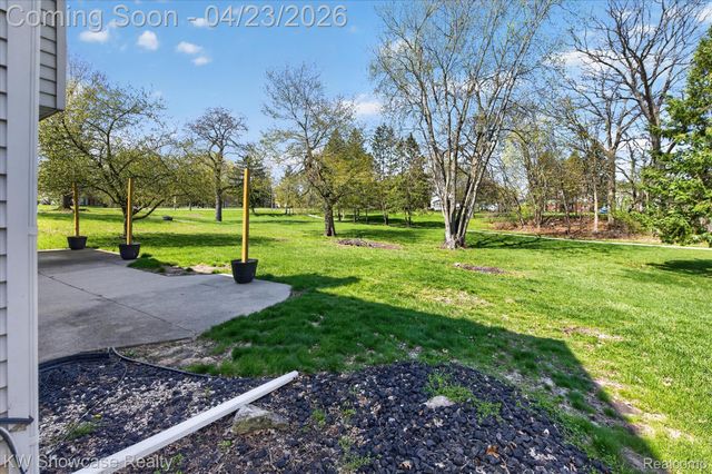 1584 Chanticlair Circle, Wixom, MI 48393