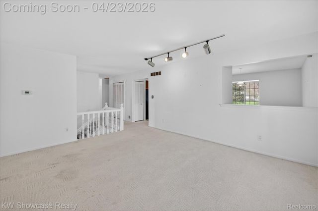 1584 Chanticlair Circle, Wixom, MI 48393