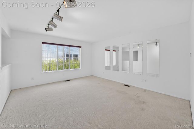 1584 Chanticlair Circle, Wixom, MI 48393