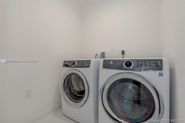 851 NE 1st Ave 1608, Miami, FL 33132