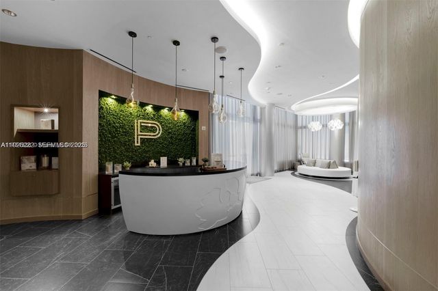 851 NE 1st Ave 1608, Miami, FL 33132