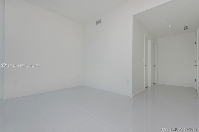 851 NE 1st Ave 1608, Miami, FL 33132