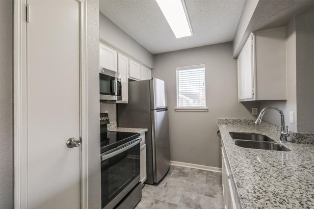 3100 Jeanetta Street 1204, Houston, TX 77063